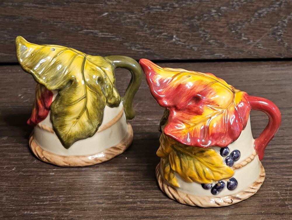 VTG BICO China Fall Leaves Autumn Colors 3D Salt and Pepper Shakers EUC
